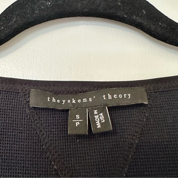 Theyskens’ Theory Textured Relaxed Fit Top - Picture 2 of 6